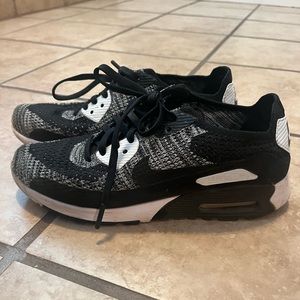 Women’s Nike Airmax 90 Flyknit